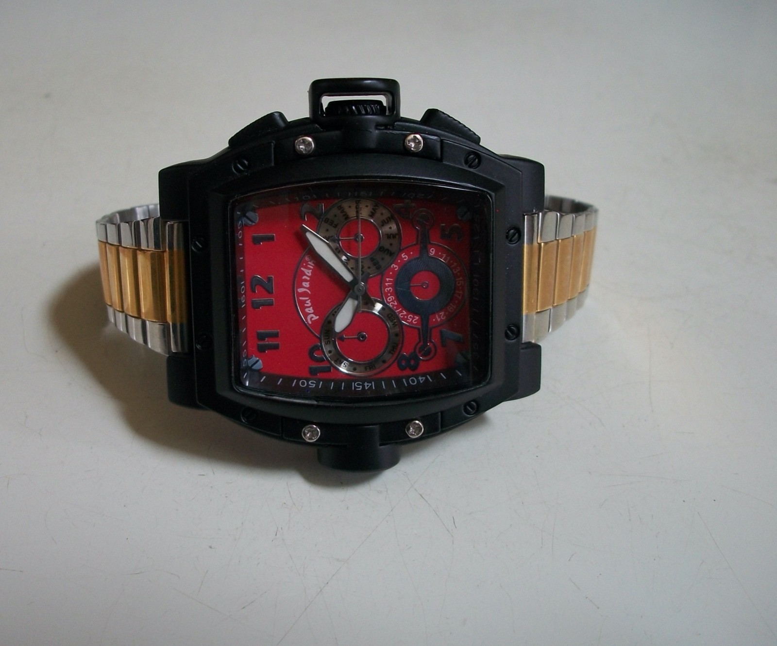 Men’s Black Case Red Dial Gold & Silver Finish Dressy Casual Fashion Watch