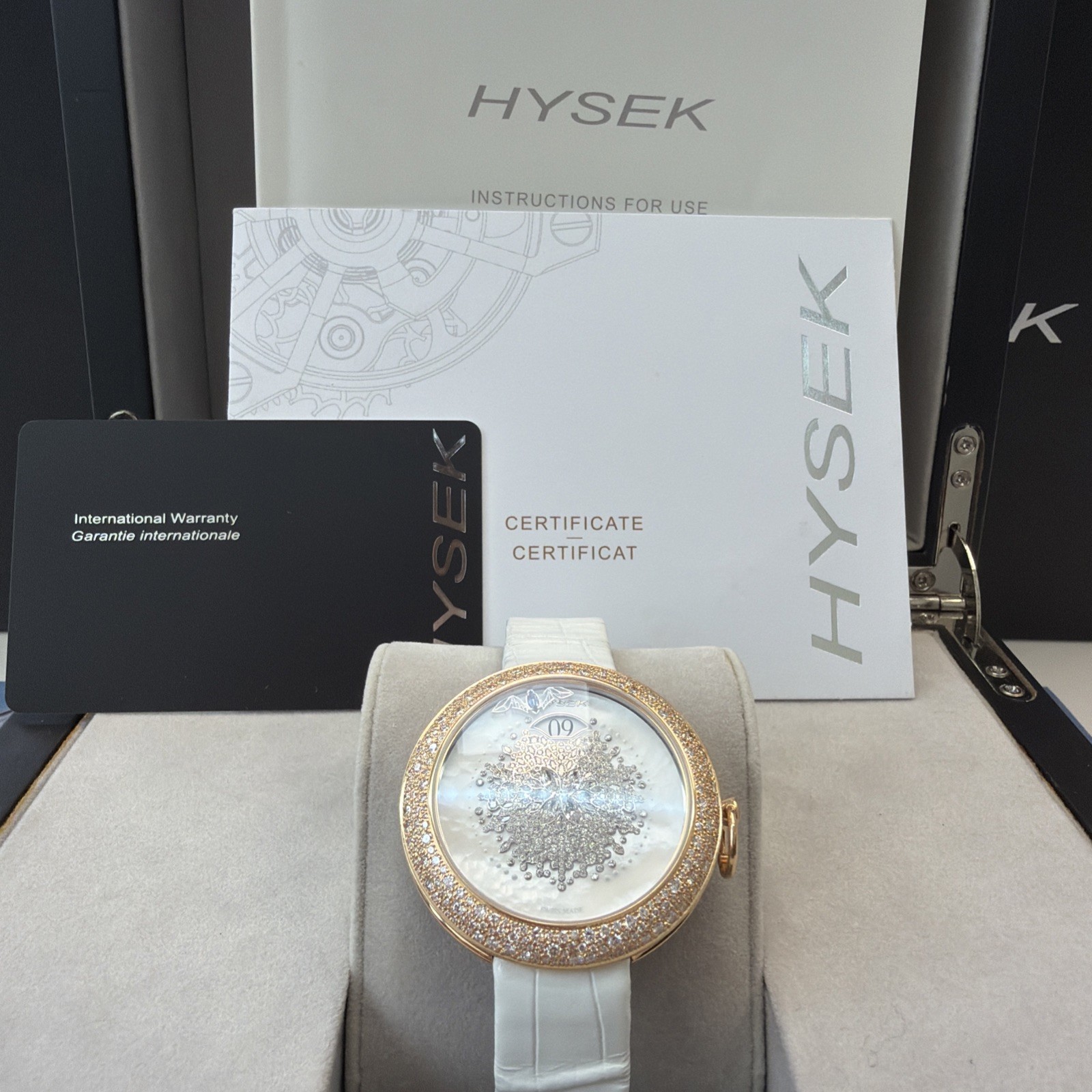Hysek Kalysta Exotic Tale Jumping Hour KA3926R95 18k Rose Gold Mop Full Diamond
