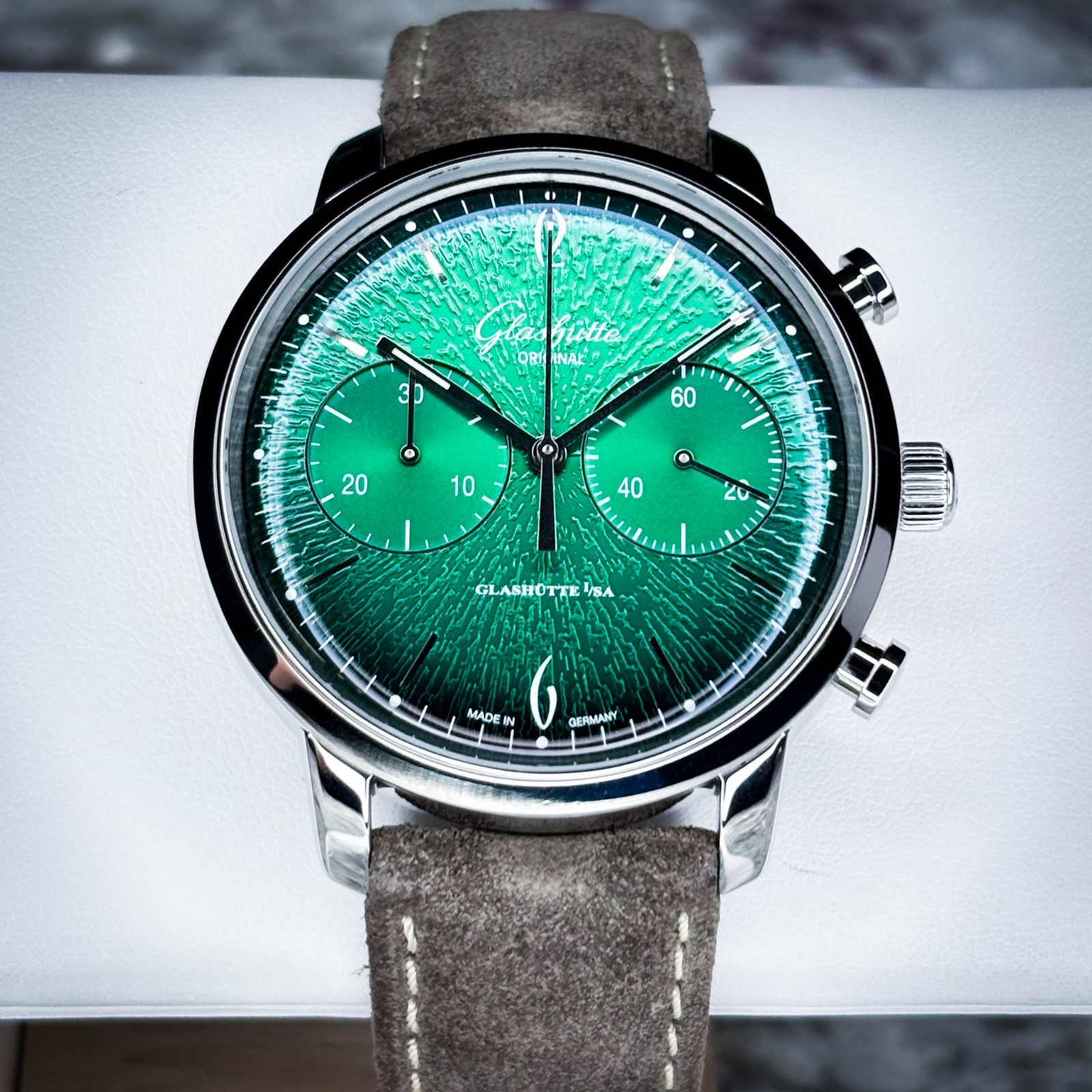 Glashütte Original Sixties Chronograph Annual Edition 1-39-34-05-22-04 box/paper