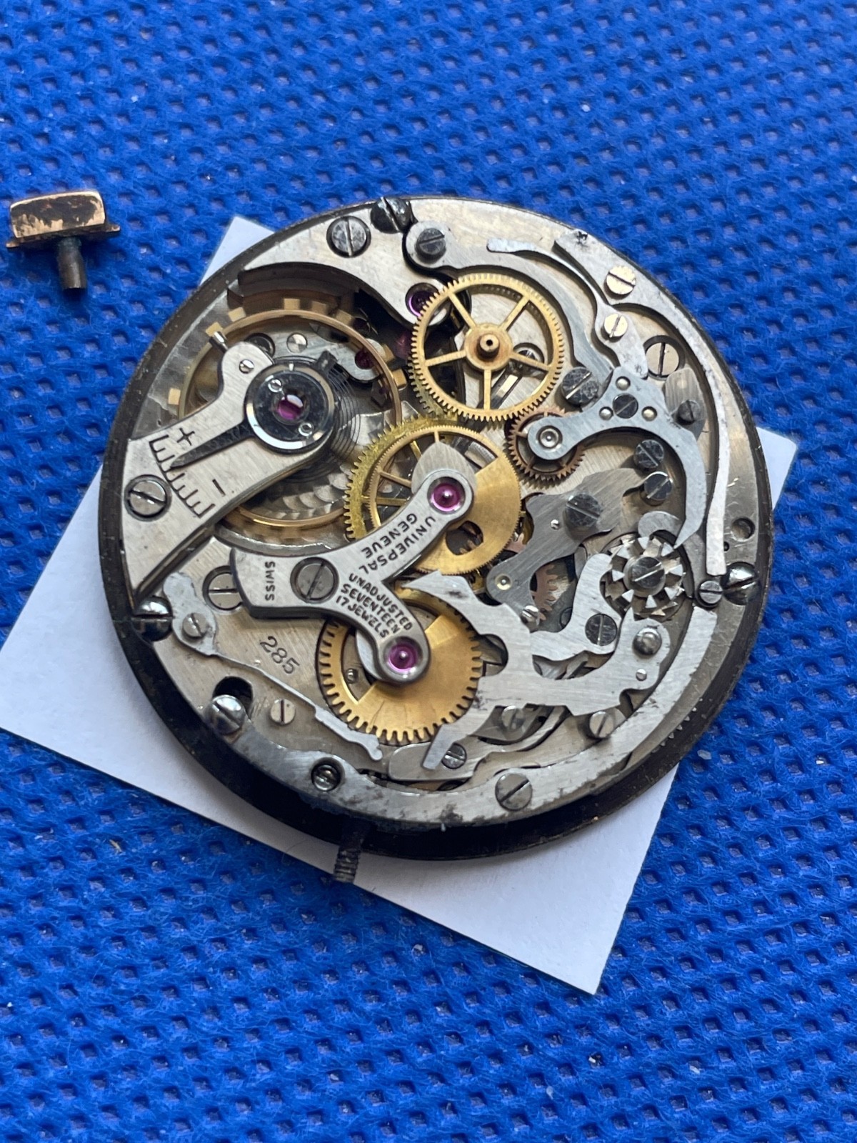 UNIVERSAL GENEVE UNI-COMPAX caliber 285 movement running & dial 34.4 mm (18584)