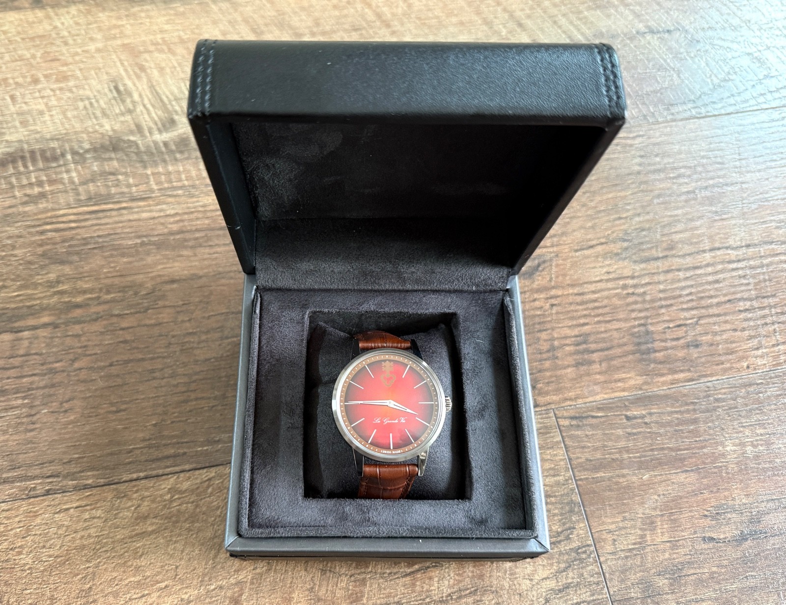 Corum Heritage La Grande Vie Red Dial Automatic 42mm Men Watch 082.750.04/0066