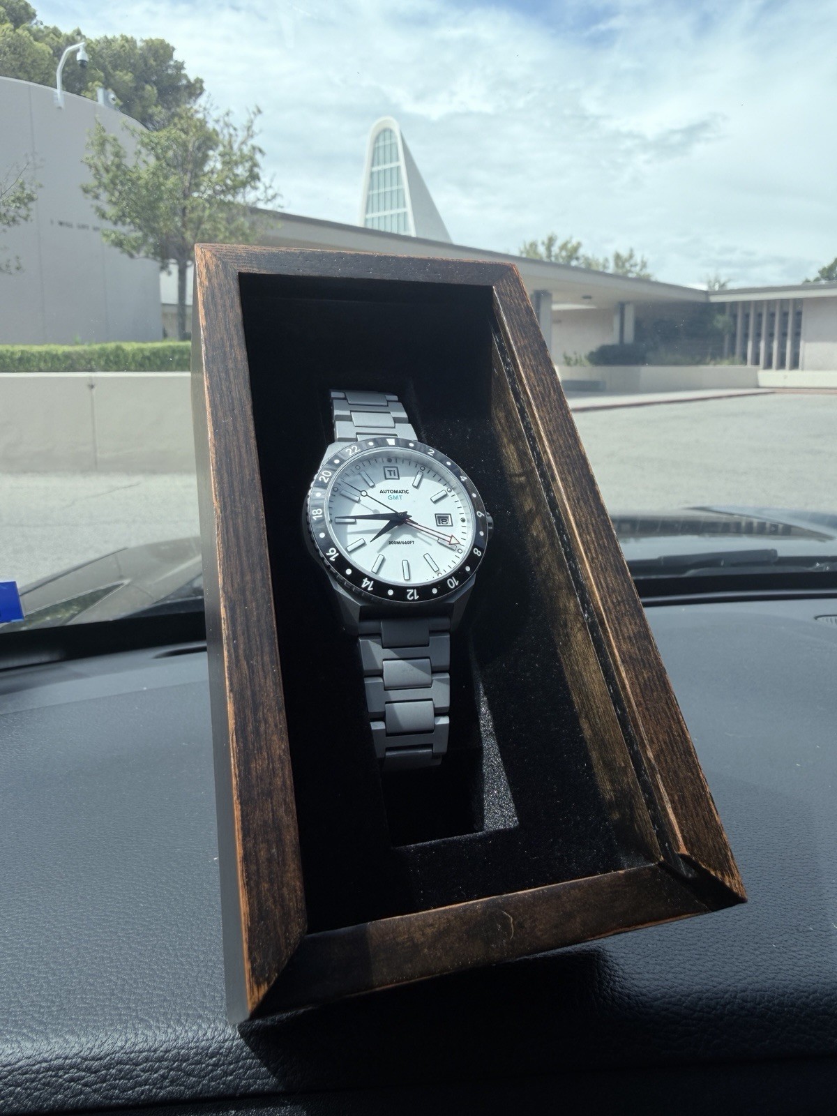 Big Design Automatic GMT Men’s Watch Silver Dial Black Bracelet 100m Box