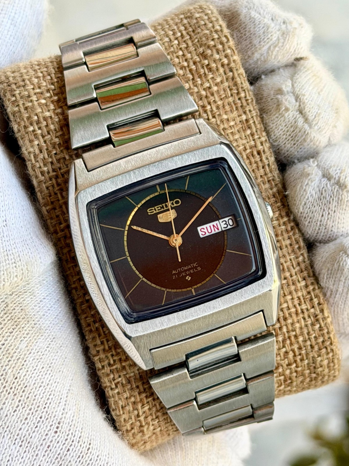 Vintage Seiko 5 Automatic 21 Jewels Black Gradient Dial Day Date Men’s Watch