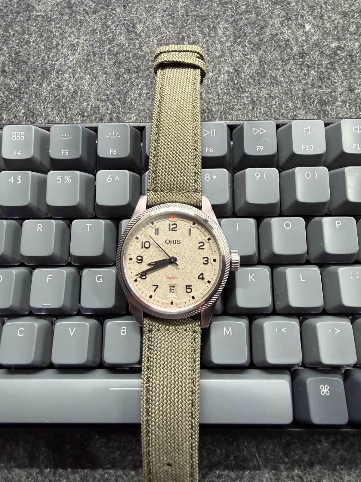 Oris ProPilot Date 41mm Chalk Grey Bracelet 01 733 7805 4163-07 Box 2025