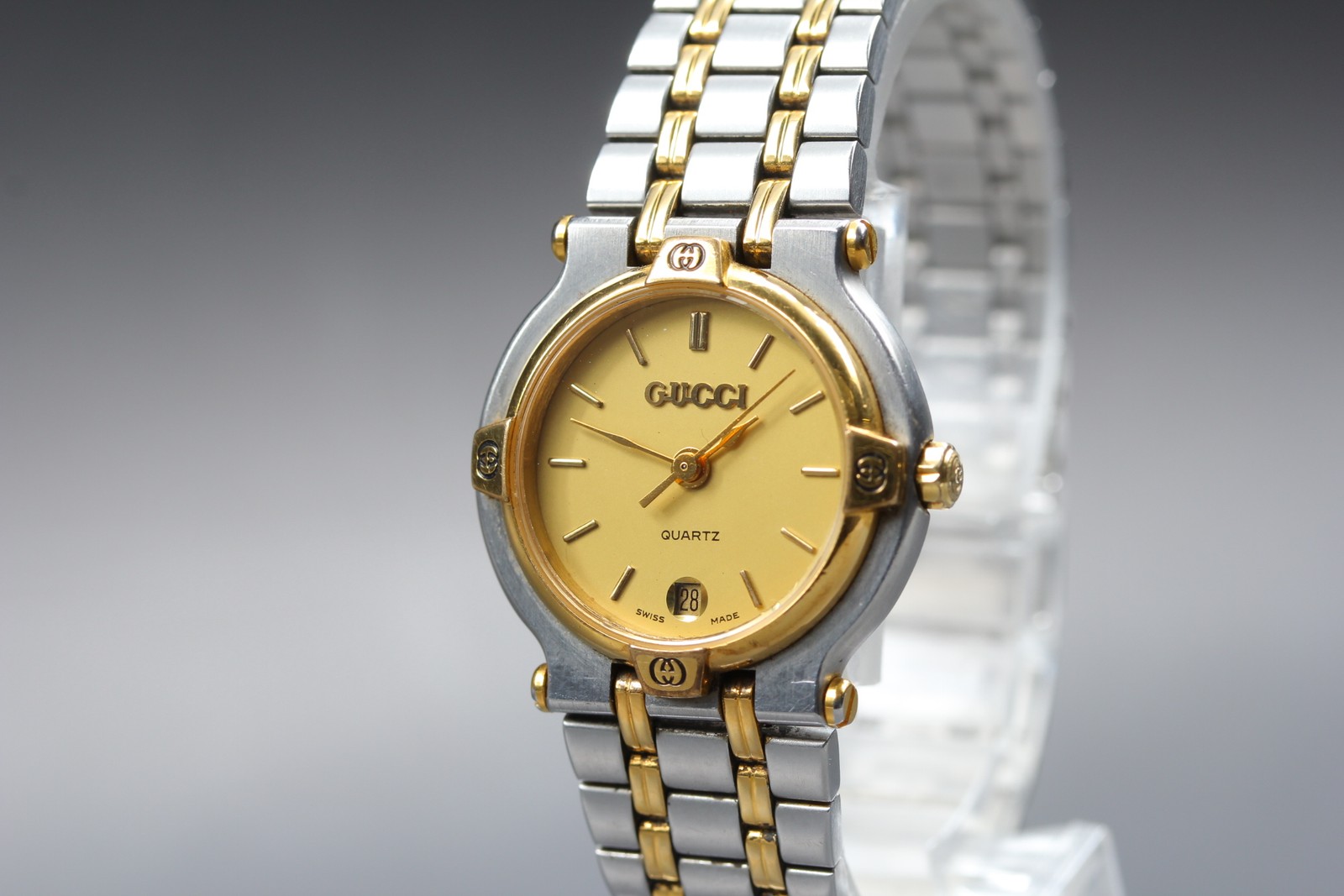 [Near MINT] Vintage GUCCI 9000L Gold Dial Quartz 25mm Women’s Watch From JAPAN