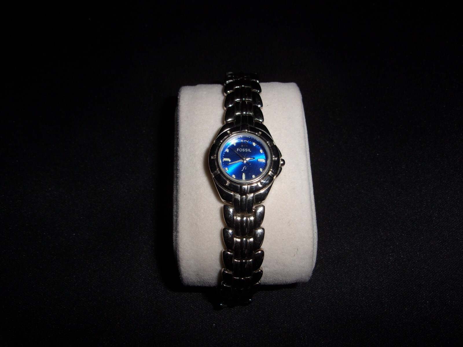 Fossil F2 ES-8872 Mini Quartz Watch 21.8mm case – 6.25 in Bracelet