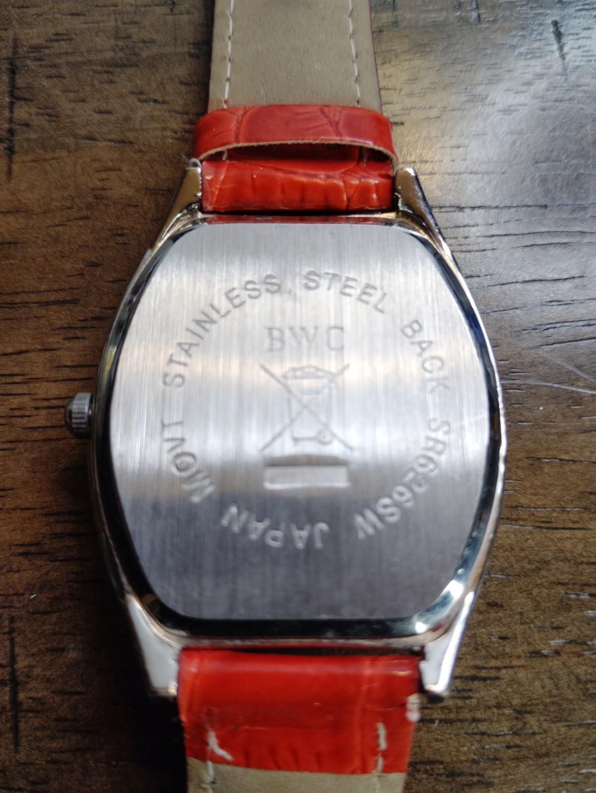 : AvonModel: Scarlet (2014)Case Shape: Barrel or TonneauMovement