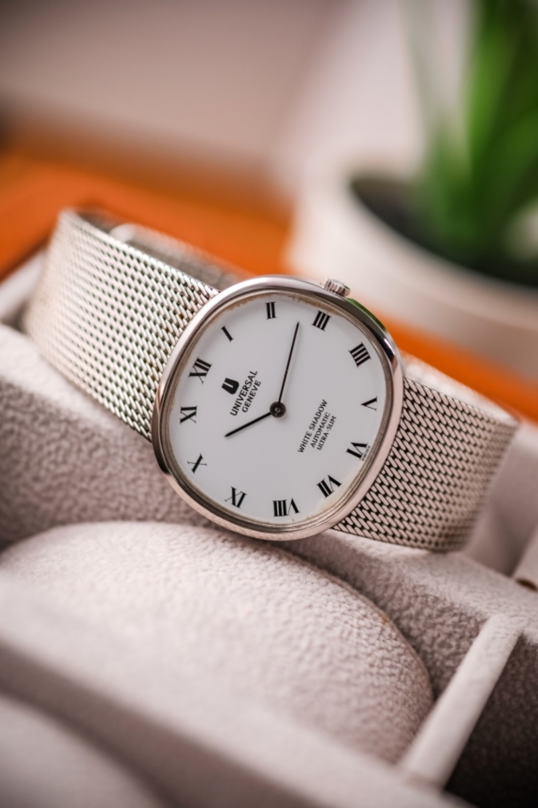 Universal Geneve White Shadow Horizontal Ellipse Microrotor Ref. 866050 white