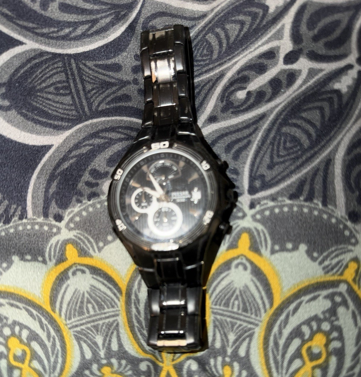 Men’s Analog Wristwatch Black Dial Round Black Metal Bracelet