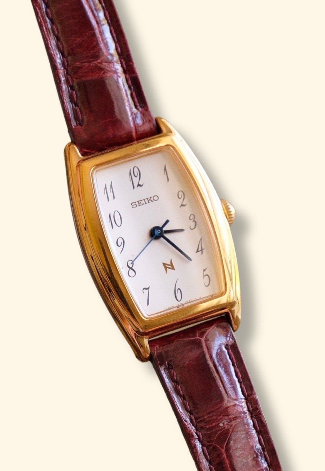 Near Mint Vintage 90s Seiko Noie Baignoire Style Burgendy Leather Strap Watch