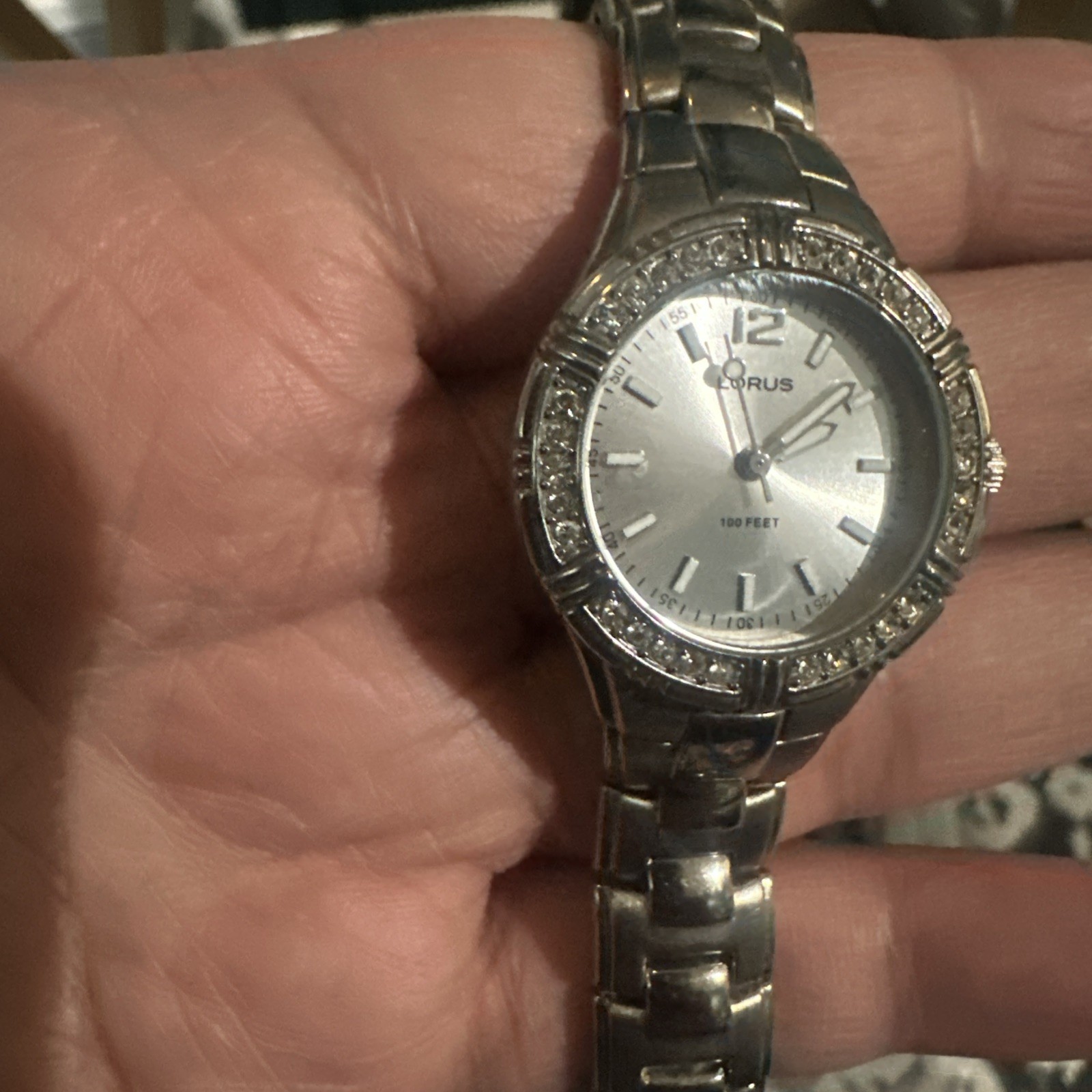 Working Womans Lorus watch 28mm Silver Crystal Dial Steel Bracelet Fit 7.5in Run