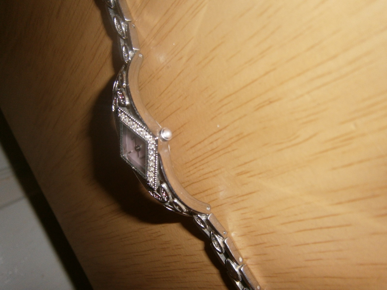 Vintage Limit Diamond watch. NEEDS ATTENTION. M.O.P. 20cm’s.(E26WBc)