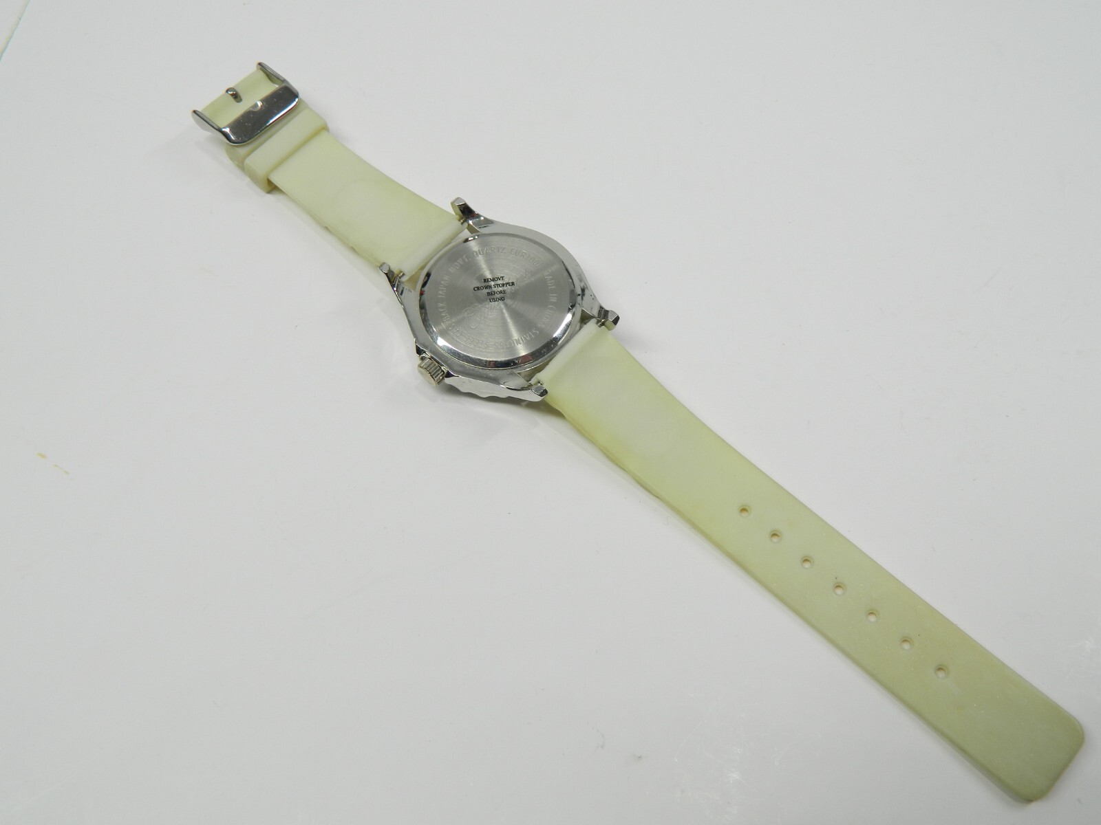 Silver tone with clear rhinestone encircled around face silicon band lad’s watch