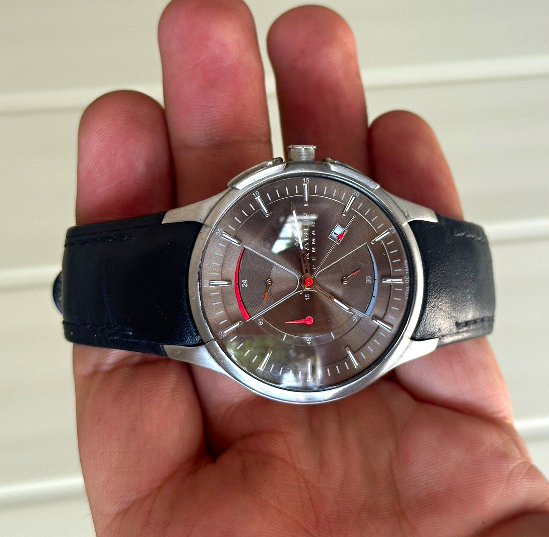 Skagen Grenen Men’s Quartz Watch Gray Dial Black Leather Strap Date 50m 40mm