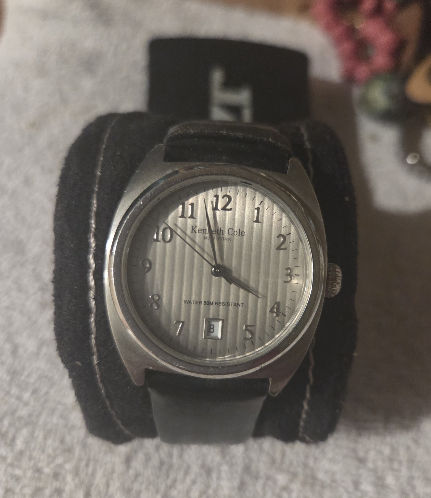 Kenneth Cole New York KC1041 Men’s Quartz Watch Date 50M Water Resistant Leather