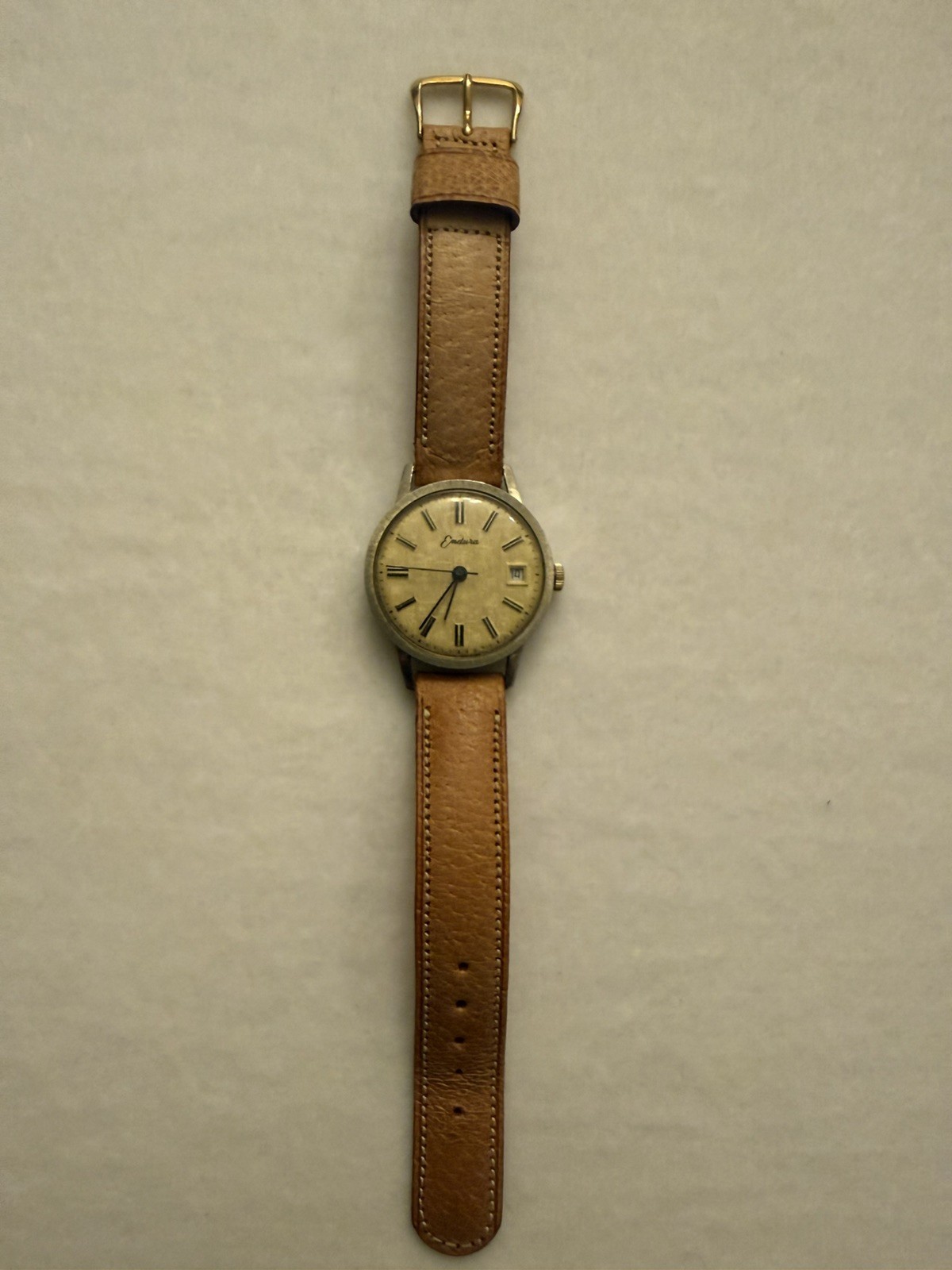 Vintage Endura Men’s Watch Manual Wind Swiss Runs Well Estate Linen Dial