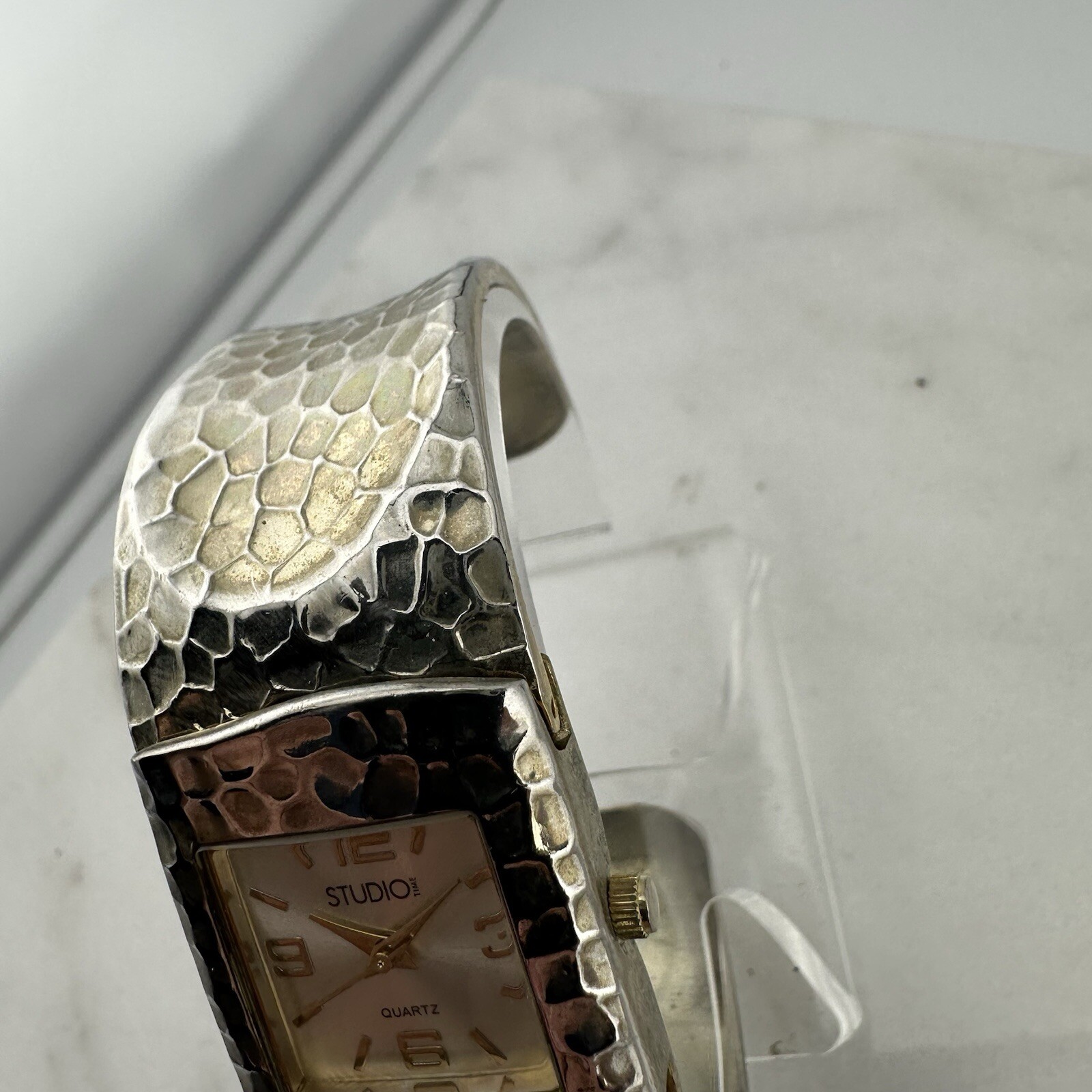 Studio Time STD2558 Hammered Quartz Women’s Watch Size 6” – Has New Battery