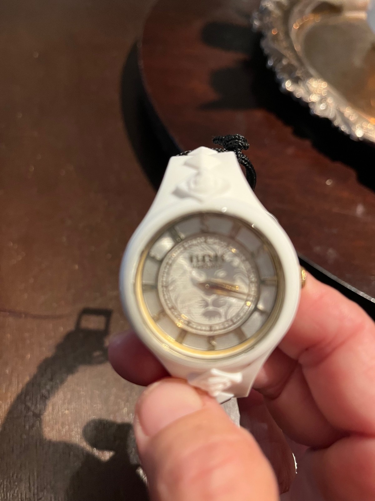 NWT VERSACE WHITE WATCH W/GOLD (INCLUDES CASE)