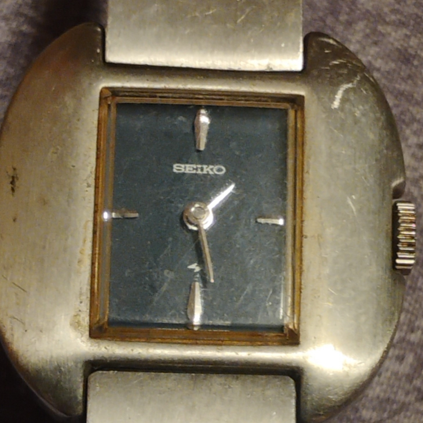 Seiko Analog Wristwatch Silver Stainless Steel Blue Dial Rectangle Stick Indexes