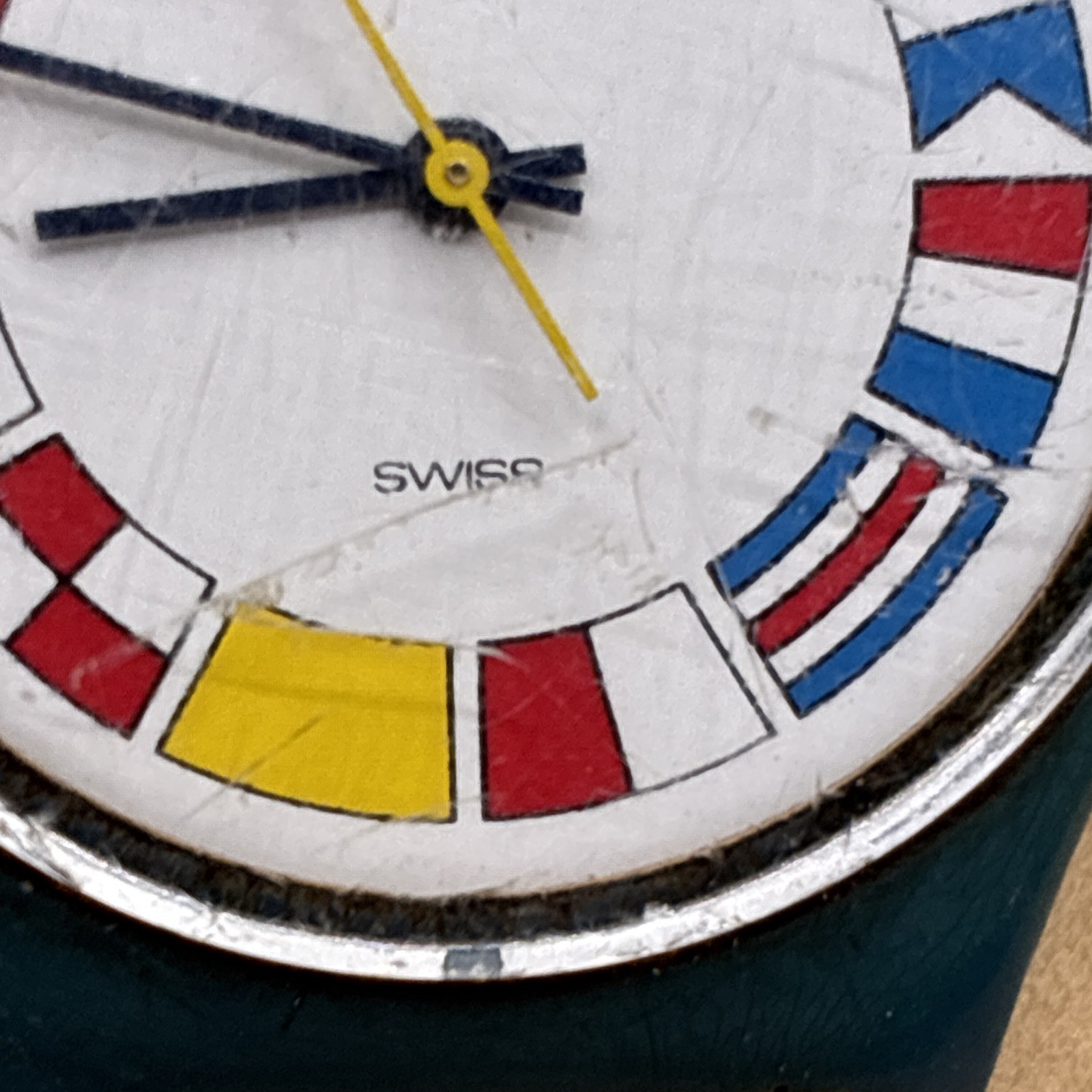 Vintage SWATCH 12 Flags Watch, Working , NO BAND 5171-P