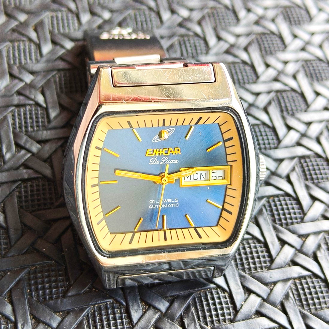 Enicar De Luxe Automatic Day/Date SS Bracelet Rare Blue Two Tone TV Dail 1970s