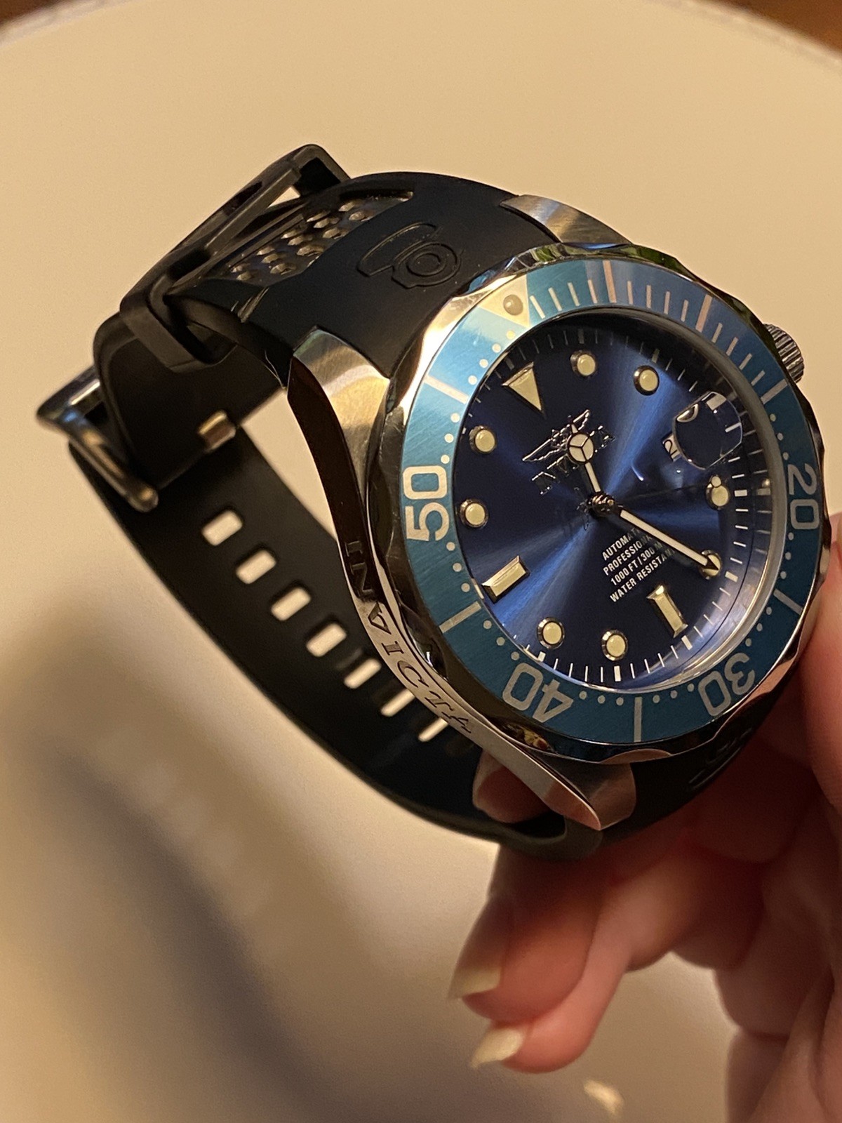 Pre-owned Invicta 17575 Automatic Professional Diver Blue Dial NH35A 24J 300M