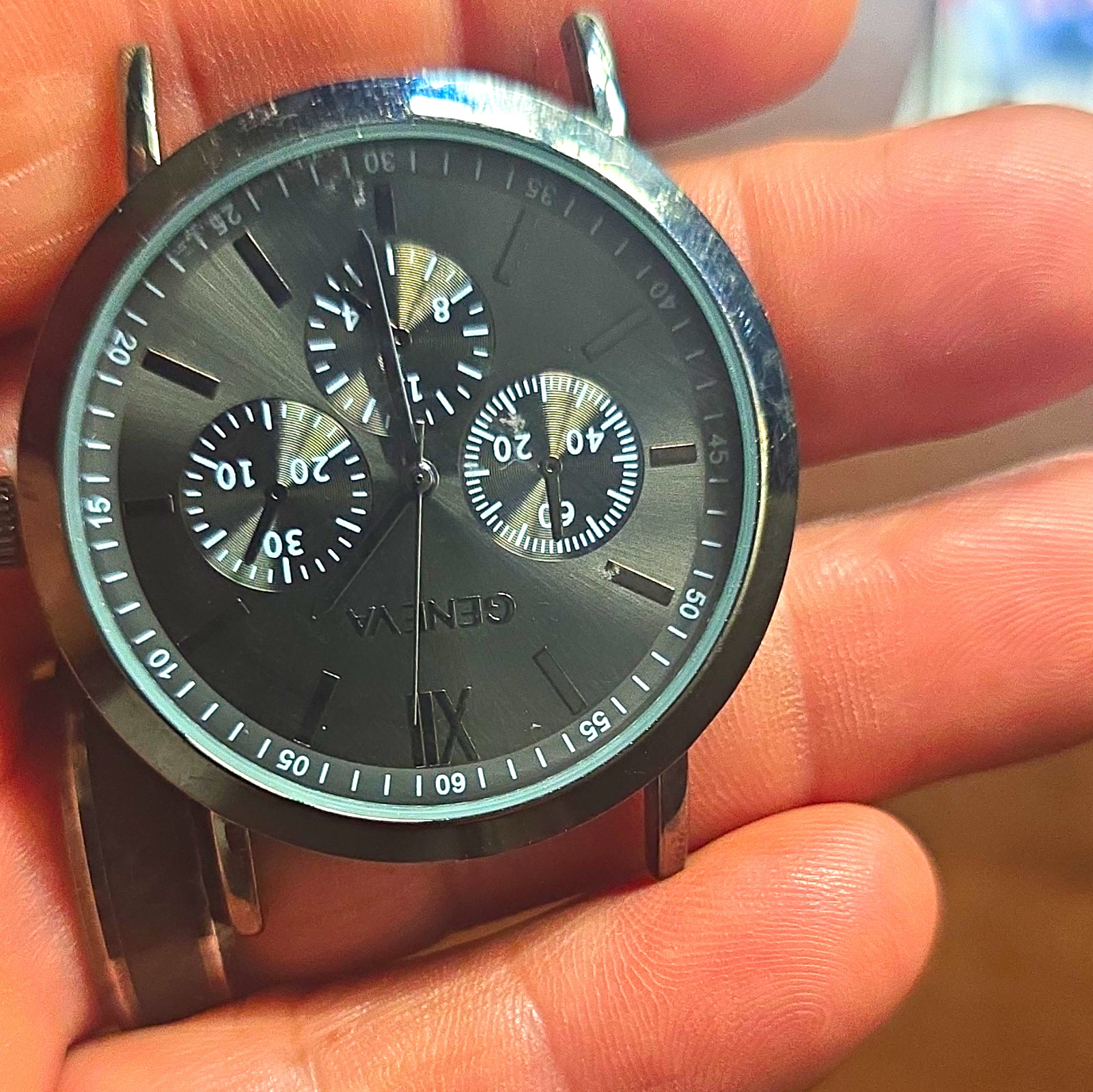 Geneva KY948GU Quartz Watch Gray Sunburst Dial Silver SS Case Black Leather