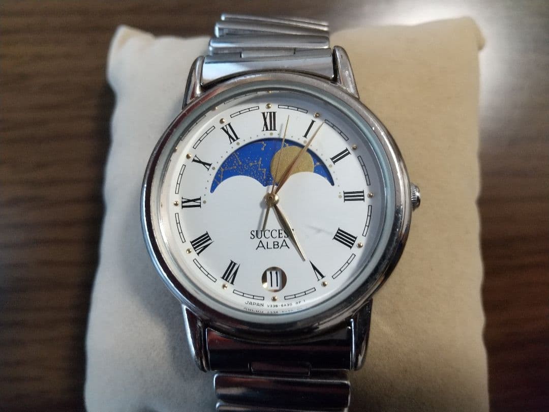 Seiko Alba Success Moon Phase Quartz Vintage Unisex Watch Silver New Battery