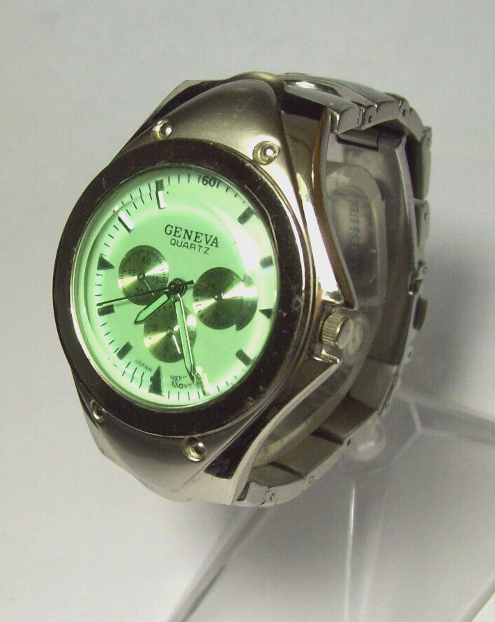 Geneva Ladies Watch Unusual Green Dial w/Pushbutton Deploy Band Looks Runs Great
