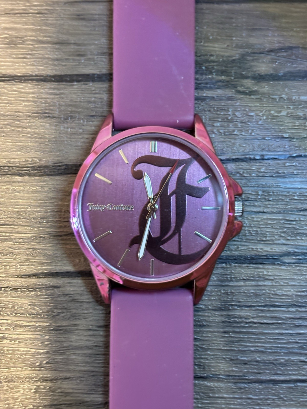 Juicy Couture quartz fashion watch (Y2K era, 2000s–early 2010s Purple silicone