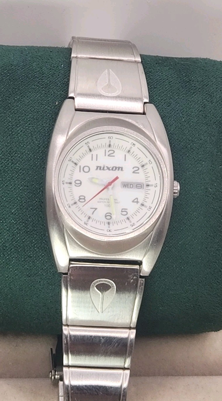Nixon Small Don A218701-00 Watch Stainless Steel Day Date Silver Womens