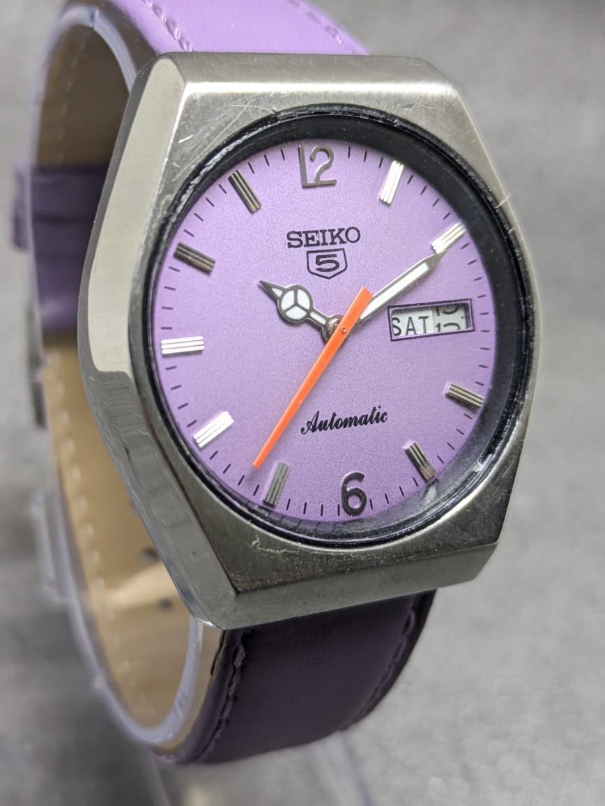 Vintage Seiko 5 automatic Day Date Movement No.6309A Japan made men’s watch.
