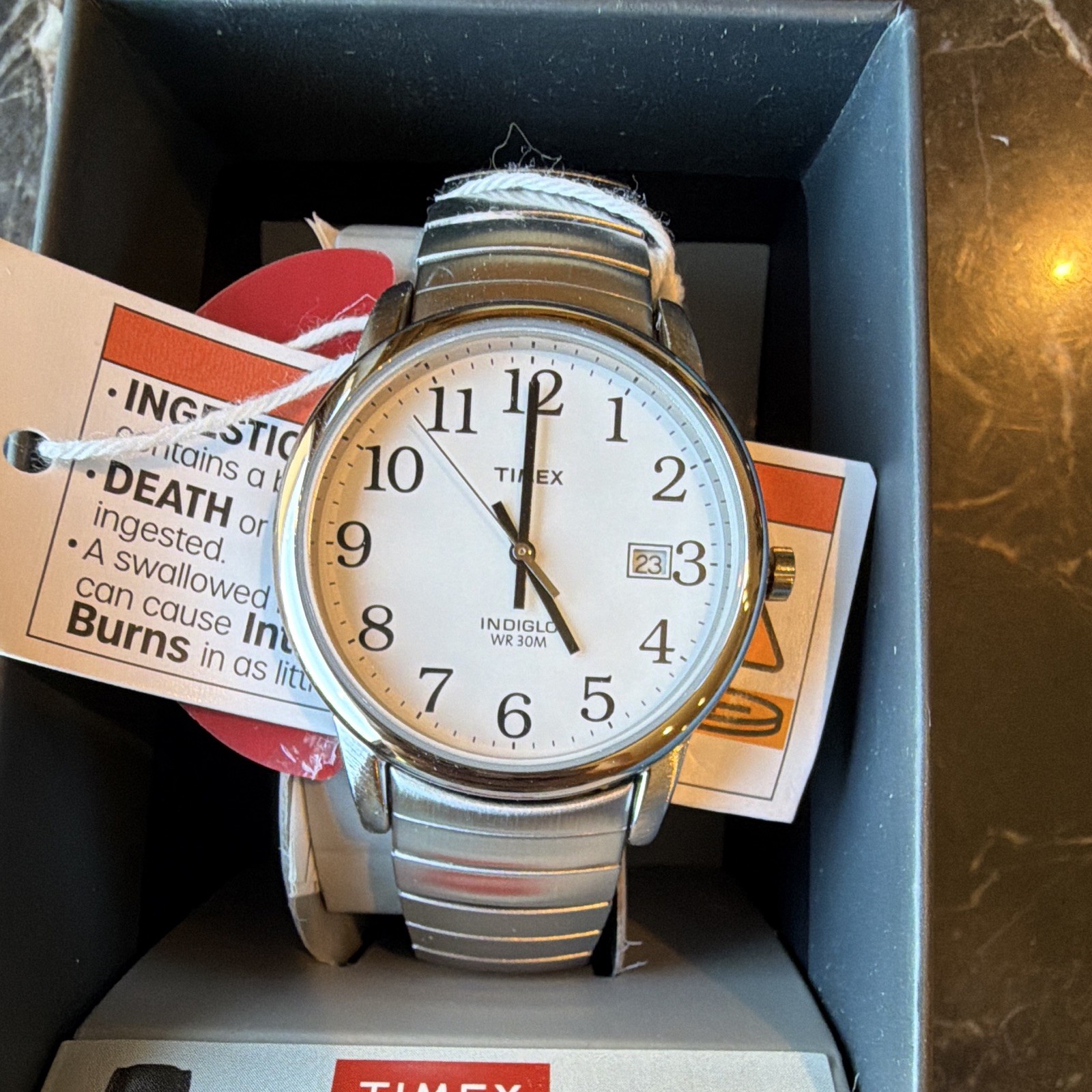 Timex Easy Reader Indiglo Quartz Date 30m White Dial SS Expansion Band w/ Box