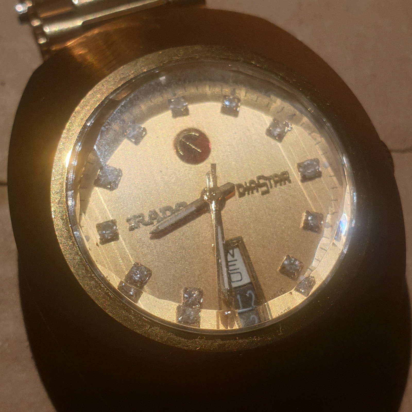 Vintage Rado Diastar Automatic Swiss Made Scratchproof Hardmetal Gold Dial Date