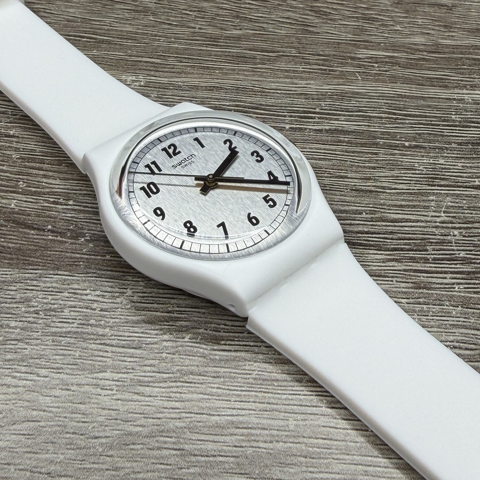 NEW✅ Swatch SOMETHING WHITE White Silver Number Dial Women’s 34mm Watch GW194