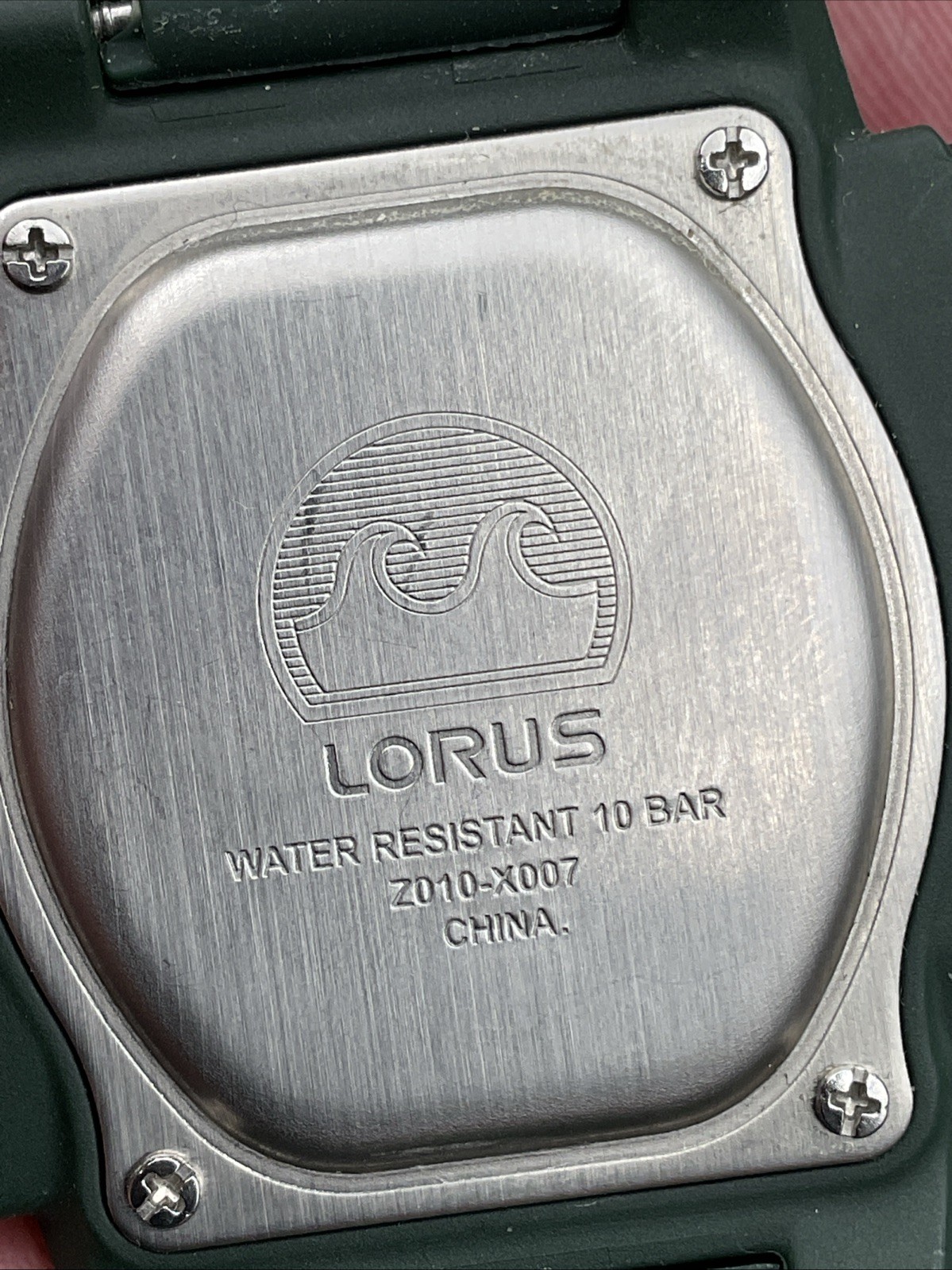 LORUS MULTIFUNCTION DIGITAL WATCH GREEN SILICONE STRAP NEW WITHOUT BOX