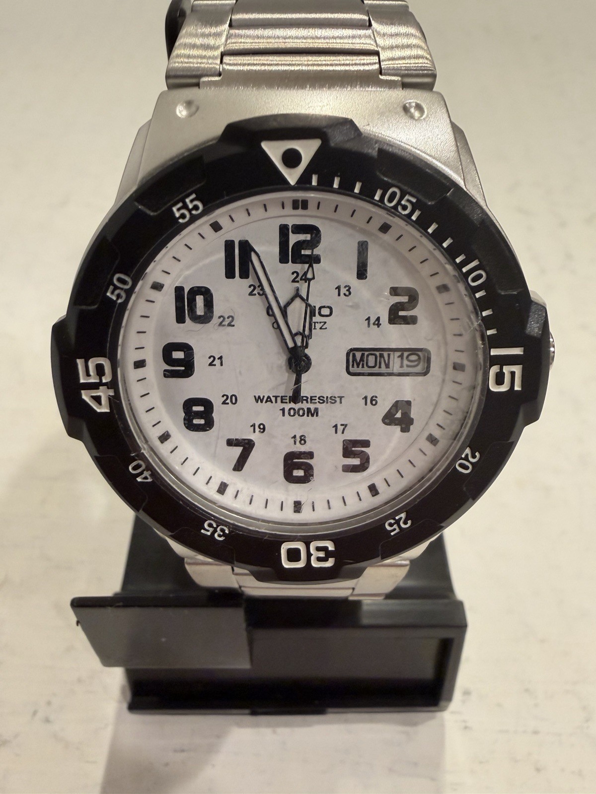 Casio Men’s Quartz Diver Style Stainless Steel Band Bracelet Watch MRW200HD-7BV