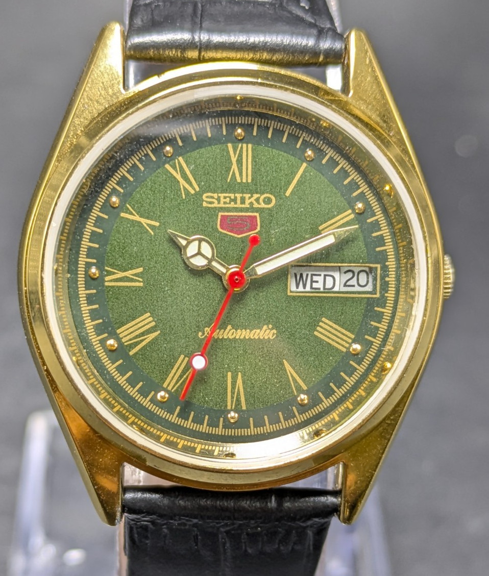 Vintage Seiko 5 automatic day date movement no. 6309A japan made men’s watch