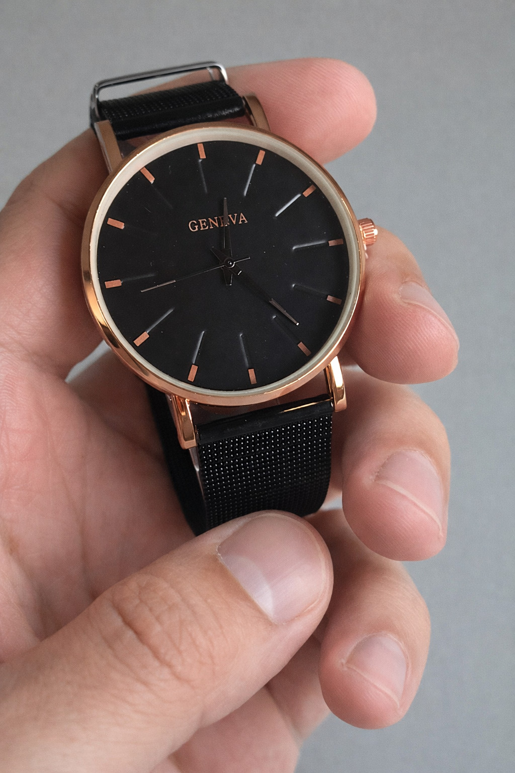 Men’s Geneva Minimalist Watch Black Dial Rose Gold Case Mesh Strap Fashion Wrist