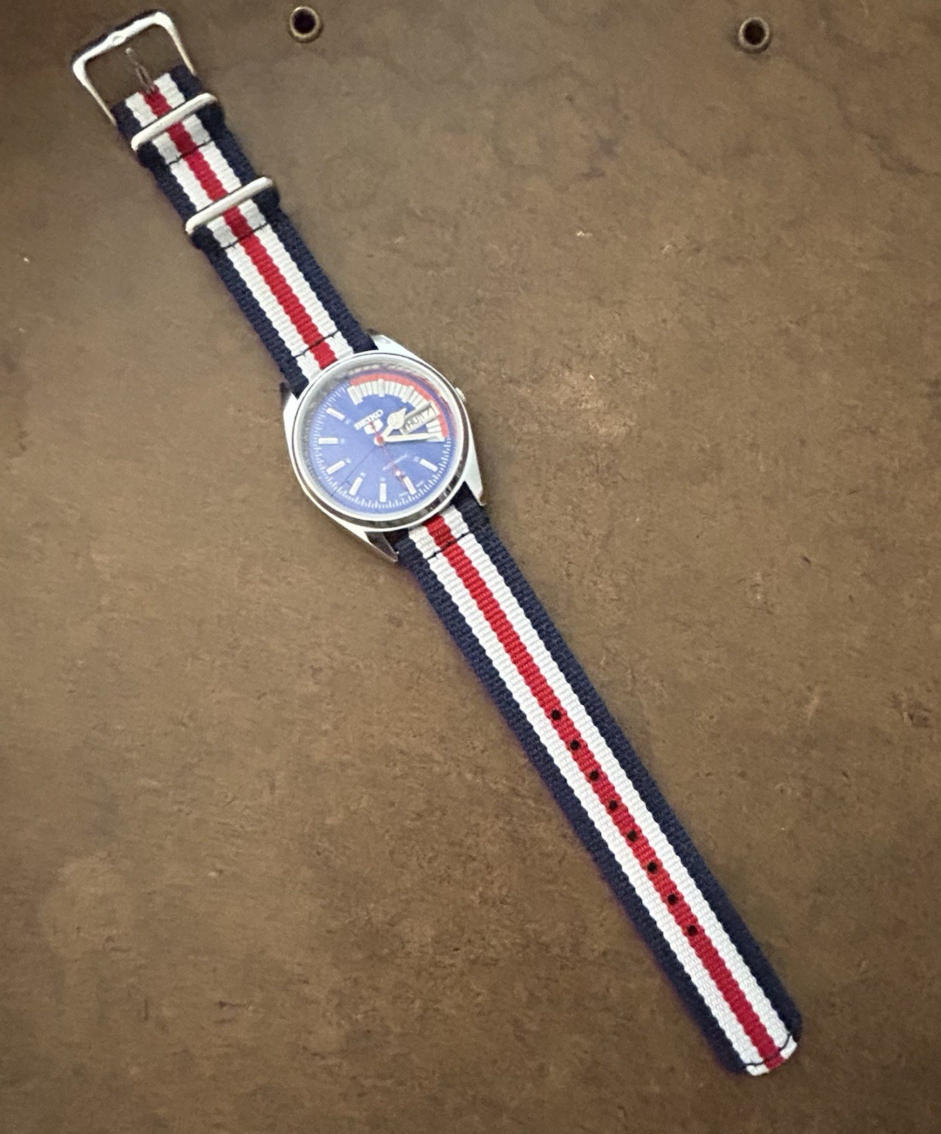 SEIKO 5 AUTOMATIC VINTAGE – Refurbished – Red White Blue Patriotic Canvas