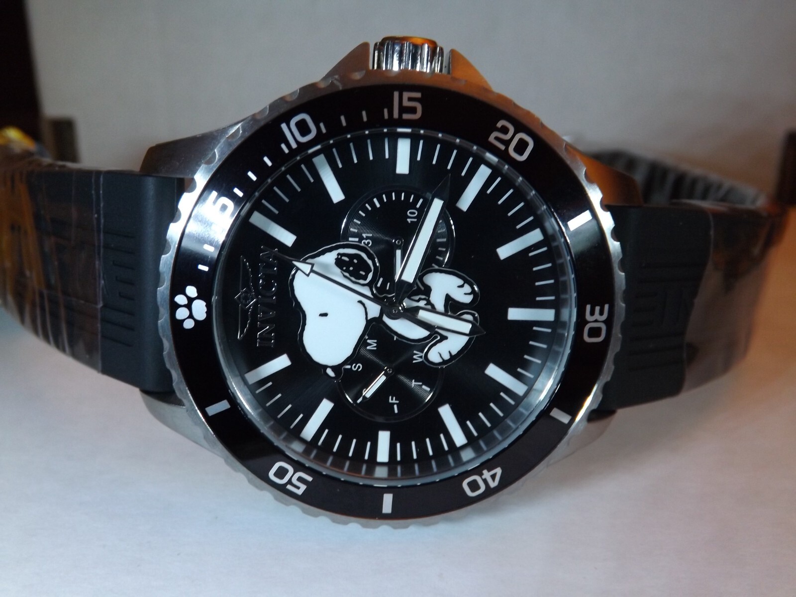 Invicta Snoopy Mens Peanuts Watch (Limited Edition)-(Model 38644)-(YR 2023)-New
