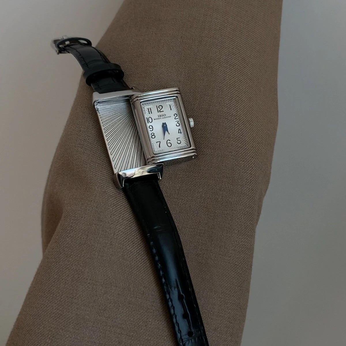 GRAYSS Women’s Square Retro Watch Leather Band Quartz Numberless Dial 21mm