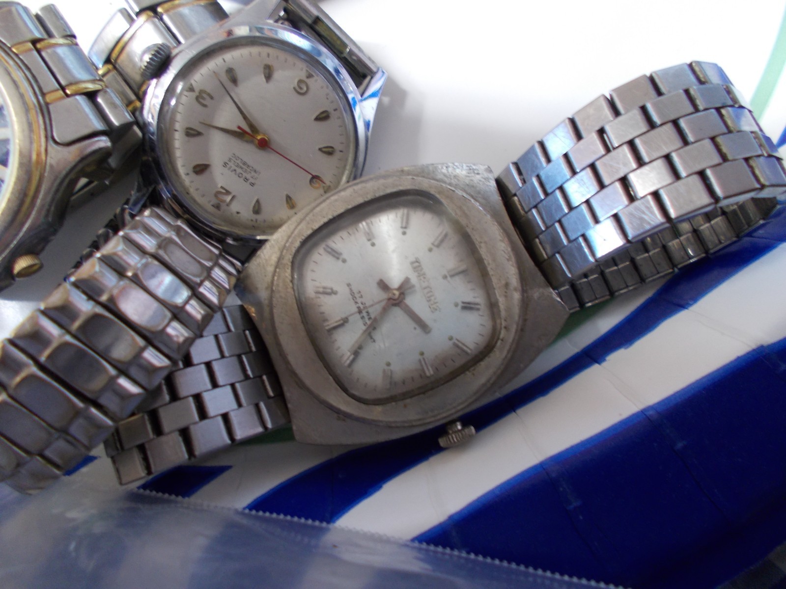 Men’s vintage modern watch lot Citizen Alarm chronograph and others