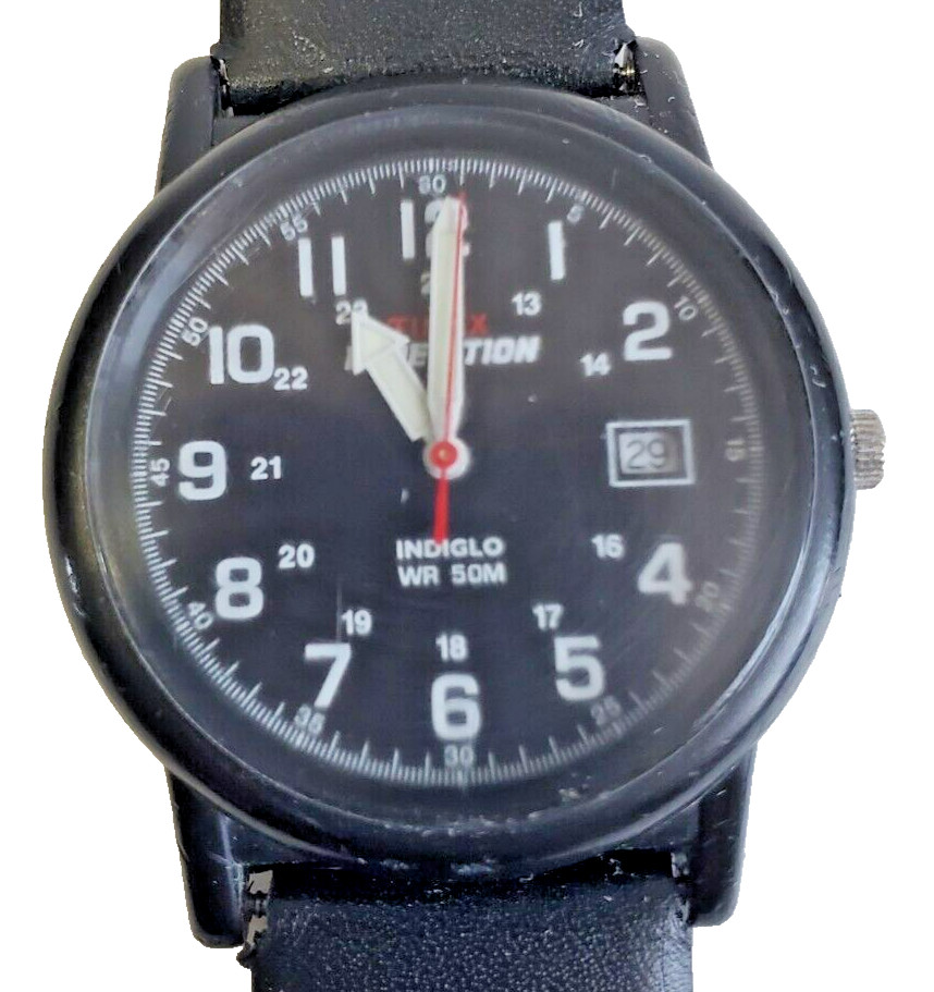 TIMEX Expedition 24 hours Indiglo black military dial qtz watch w/ date @3. Runs