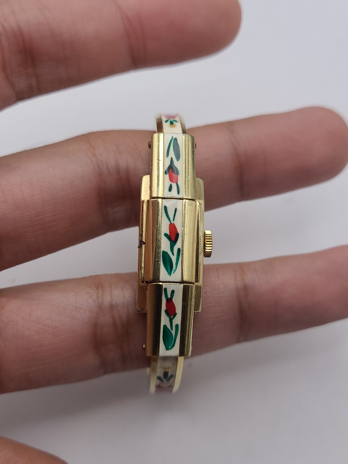 VINTAGE BUCHERER MECHANICAL WATCH WOMENS FLORAL HINGED COVER GOLD Tone
