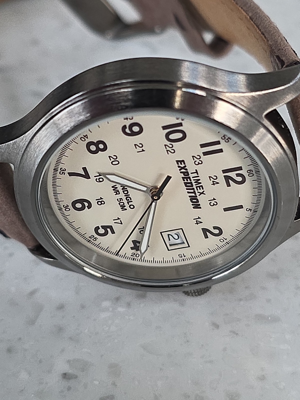 Timex Men Expedition Field Watch, Brown Leather Strap, Indiglo, 50M T49870 (85C)