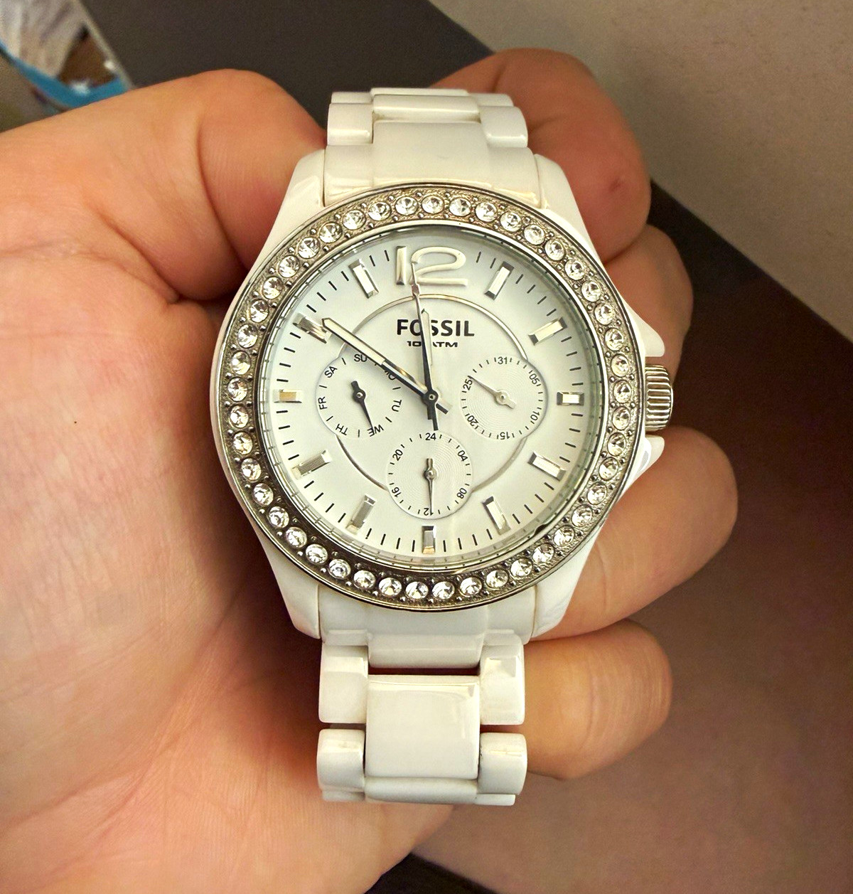 Fossil CE-1010 White Ceramic Bracelet Watch Quartz Day/Date Gem-Set Bezel