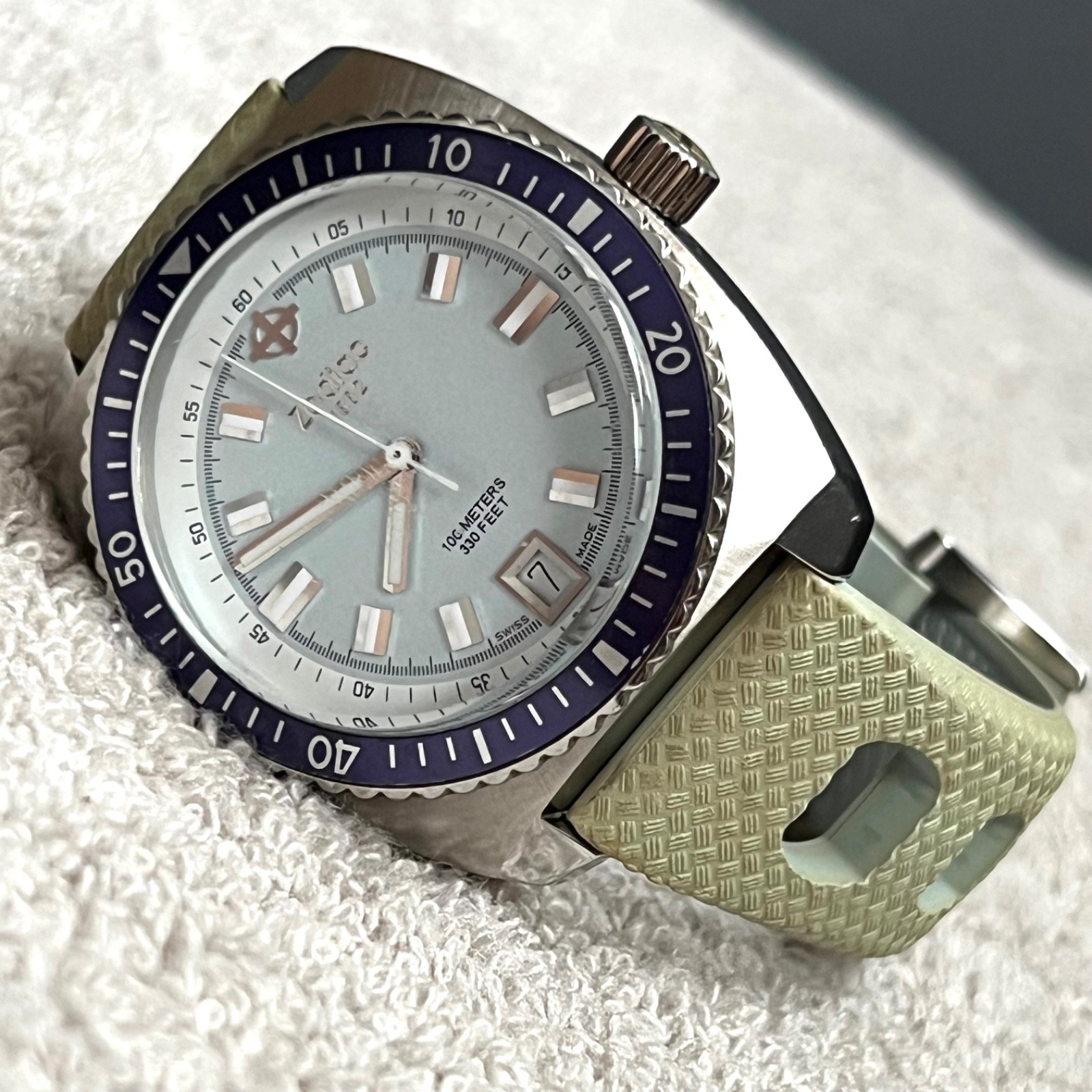 Zodiac Seadragon ZO2230 Skindiver Watch Blue Bazel Blue Dial Swiss Made 100M