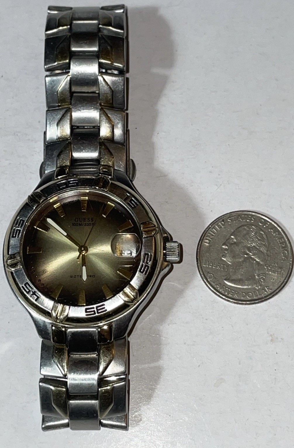 Guess Waterpro Two-Tone Bezel Unique Colored Dial Rotating Bezel READ W-72