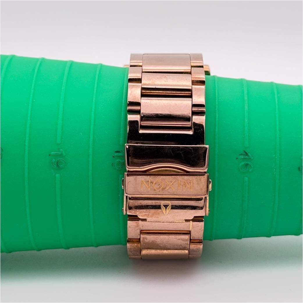NIXON Quartz Wristwatch